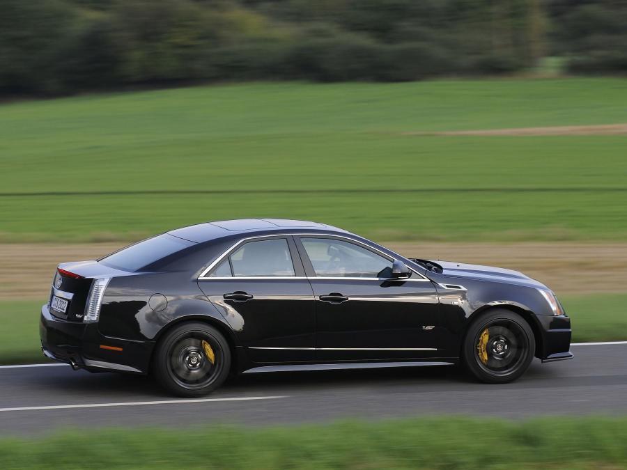  Cadillac CTS-V 2010 года  (EU) (фото 10 из 14)